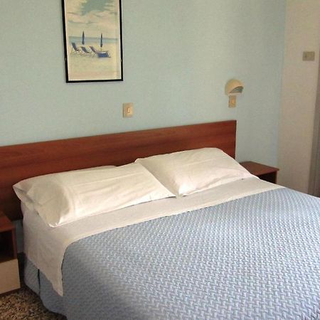 Hotel Toledo Rimini Bagian luar foto