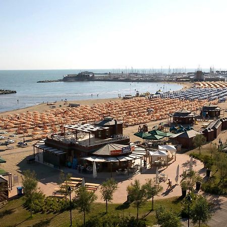 Hotel Toledo Rimini Bagian luar foto