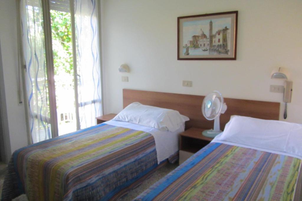 Hotel Toledo Rimini Bagian luar foto