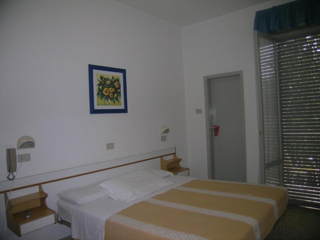 Hotel Toledo Rimini Bagian luar foto
